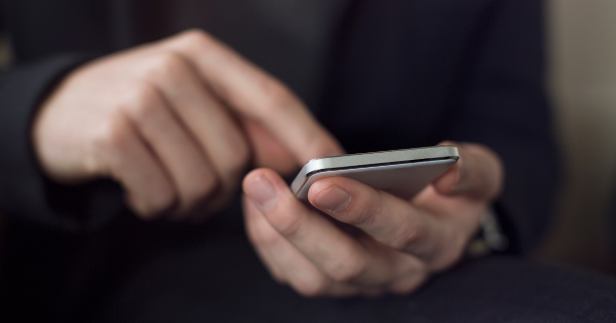 Número de fraudes com celulares roubados cai 75% no Brasil