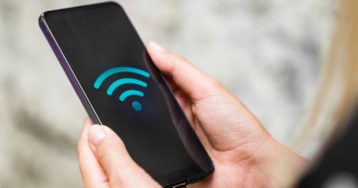Wi-Fi gratuito pode ser ‘gêmeo mau’, golpe que rouba dados das vítimas