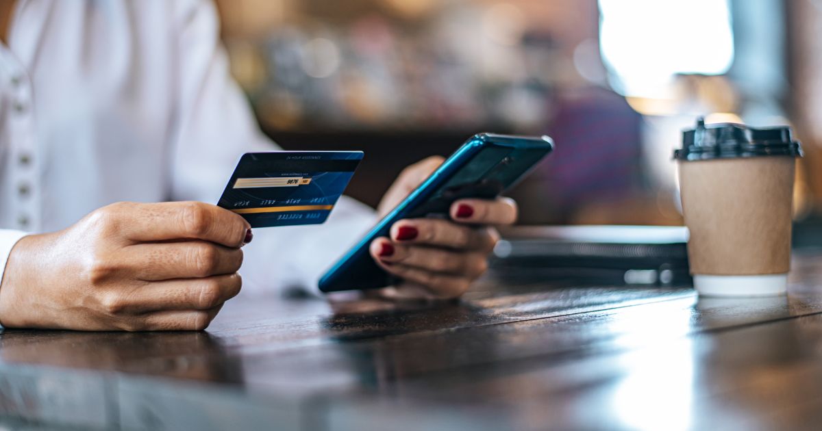 22 milhões de brasileiros passaram a acessar bancos online em 2 anos