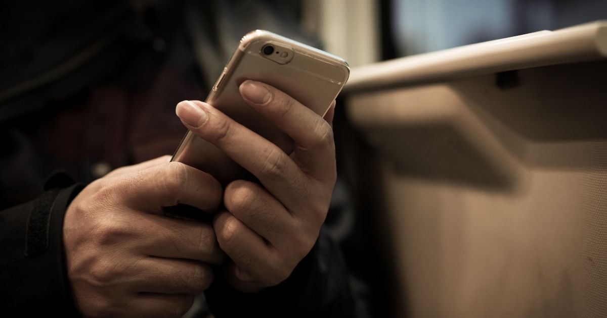 Prejuízos com fraudes por SMS no Brasil já somam R$ 10,1 bilhões
