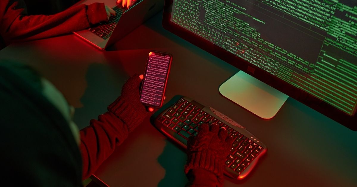 Hackers invadem sistemas de órgãos governamentais em diversos países