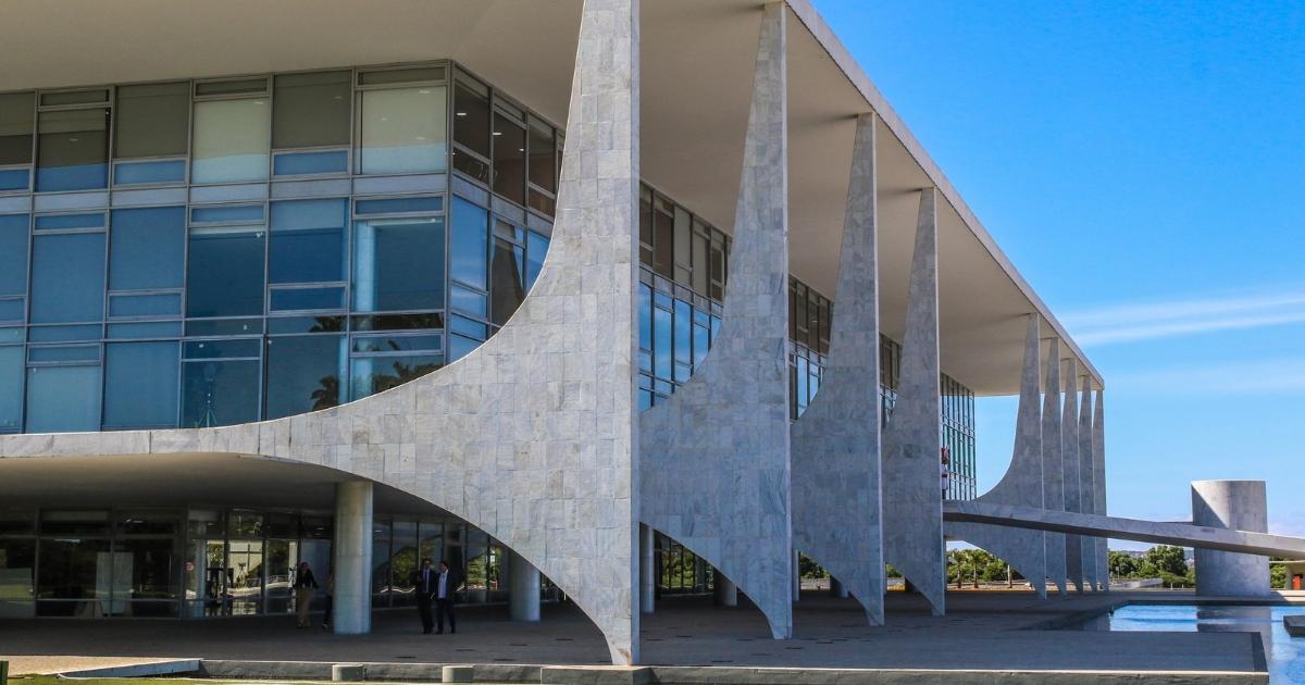 Governo apresentará projeto para regulamentar redes sociais