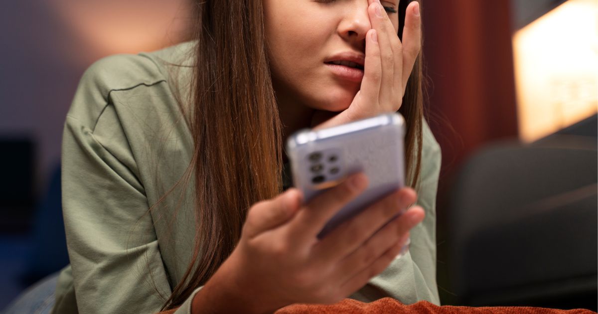 Saiba como evitar que conteúdos perturbadores apareçam no seu feed