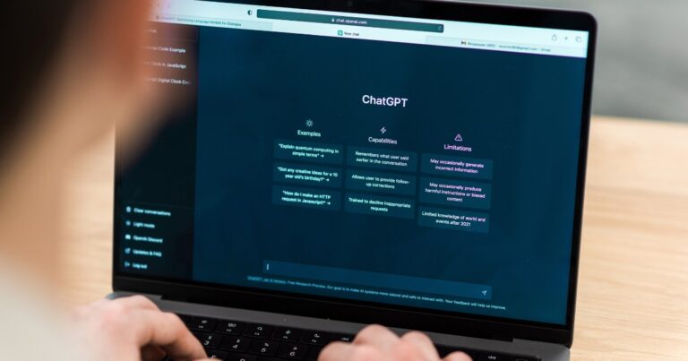 Menores de idade terão acesso limitado ao ChatGPT, anuncia OpenAI
