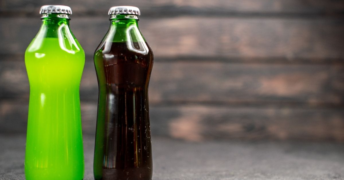 Brasileiros criam teste que revela metanol em bebidas ainda lacradas