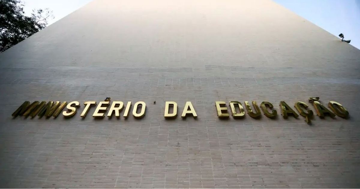 MEC anuncia mais 5 mil vagas em cursos de inovação e tecnologia no Enem 2025