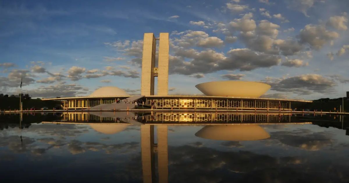 Congresso aprova isenção de IR até R$ 5 mil de forma permanente