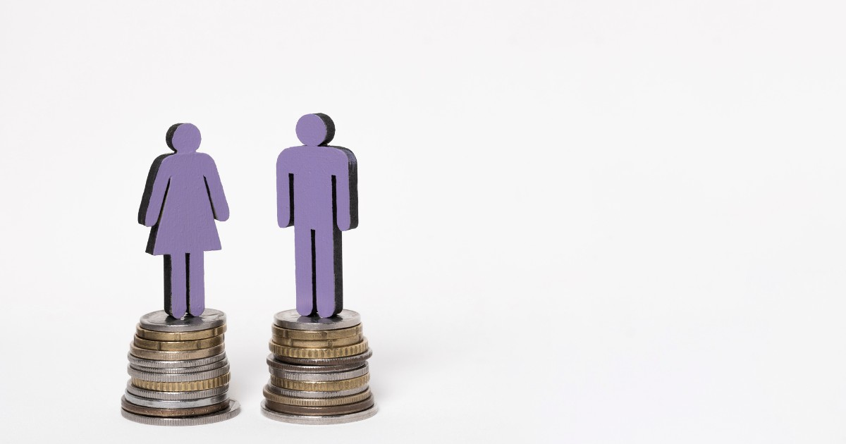 Brasileiras ganham menos que homens mesmo com mais formação, aponta Censo