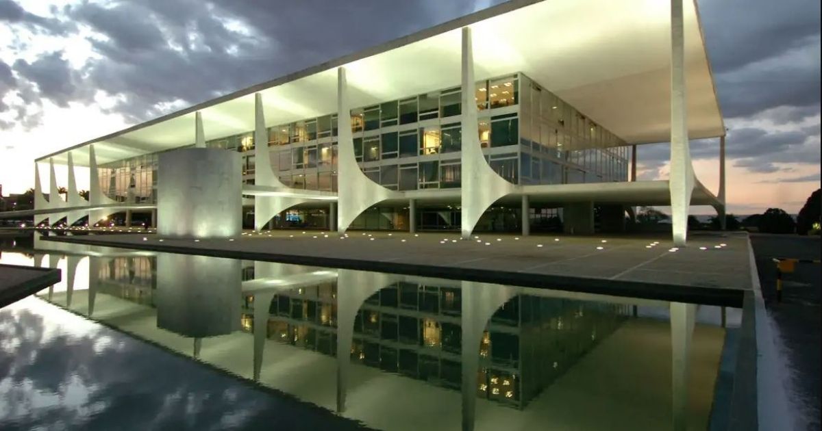 Com reforma do IR aprovada, redução da jornada e isenção da PLR entram em pauta