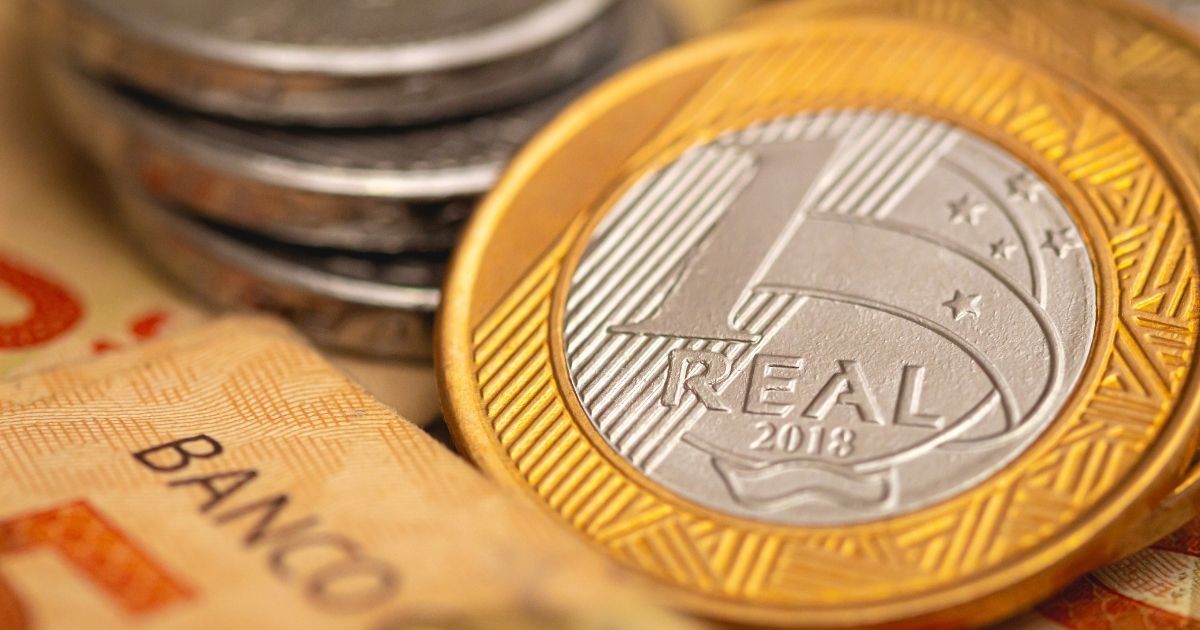 Entenda os descontos aplicados no 13º salário e como são feitos