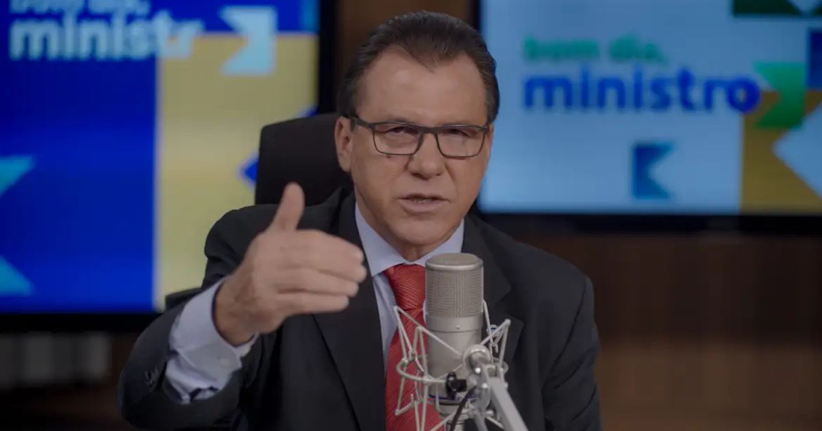 Empresas devem se preparar para o fim da escala 6x1, diz ministro do Trabalho