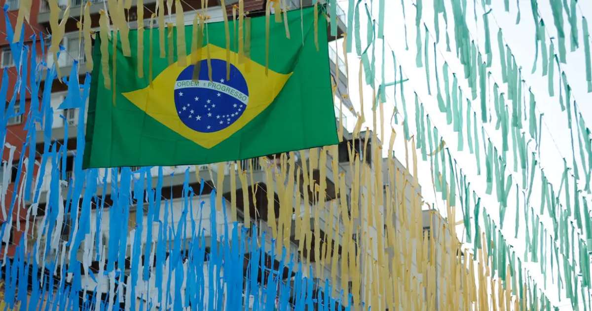 Jogo do Brasil na Copa do Mundo é folga? Pode assistir no trabalho? Tire dúvidas