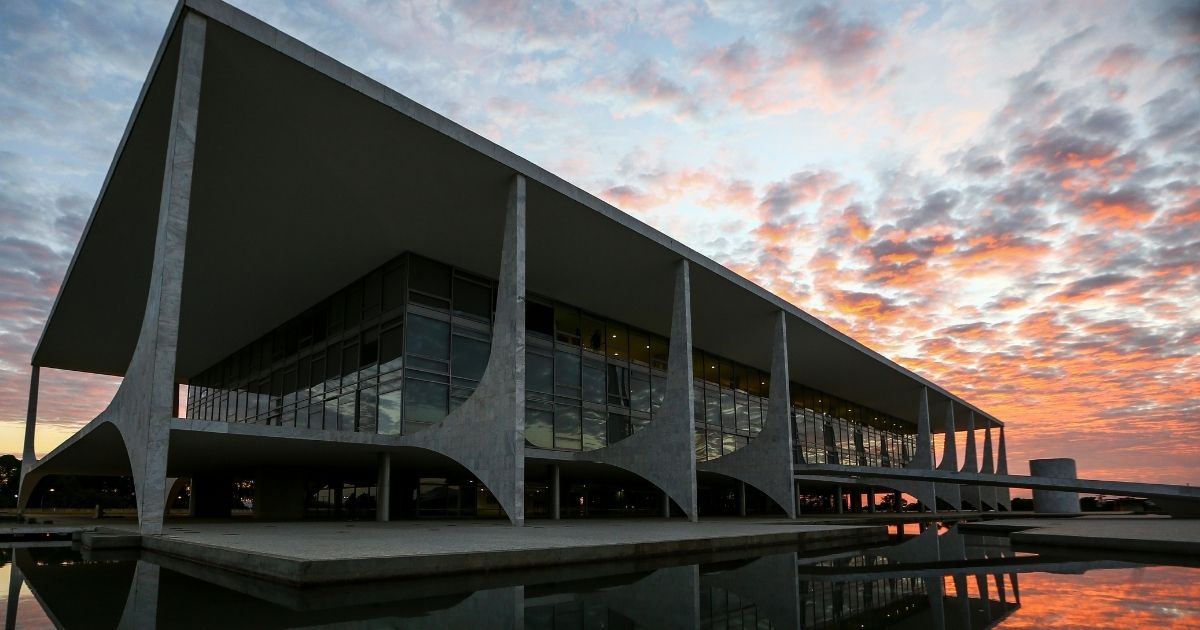 Governo prepara proposta que extingue escala 6x1 e fixa jornada de 40 horas