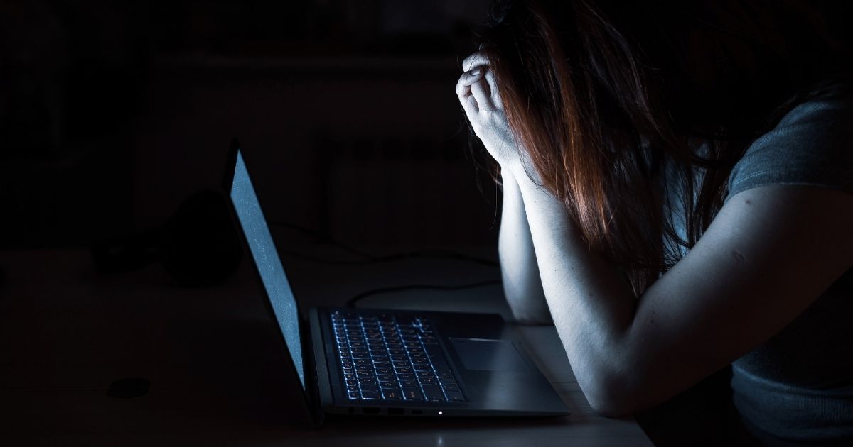 Família acusa ChatGPT de alimentar delírios que levaram a homicídio e suicídio