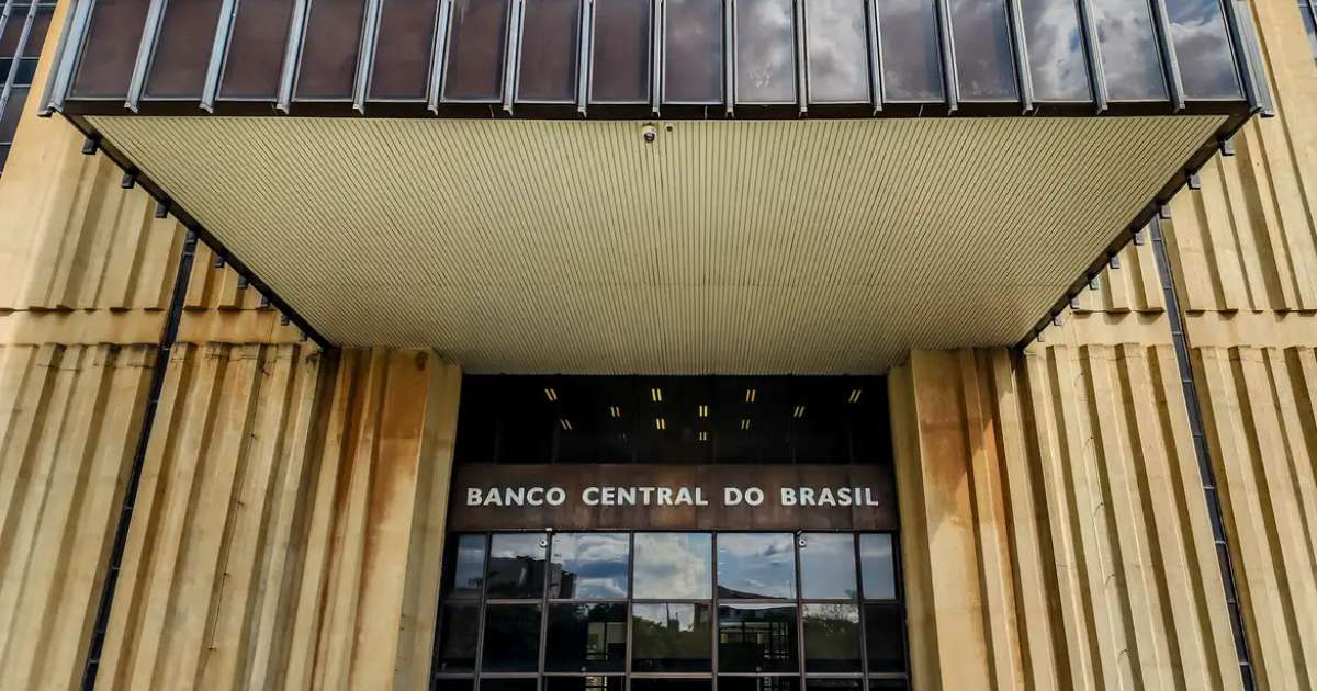 Com inflação em queda, BC mantém Selic em 15% pela quarta vez seguida