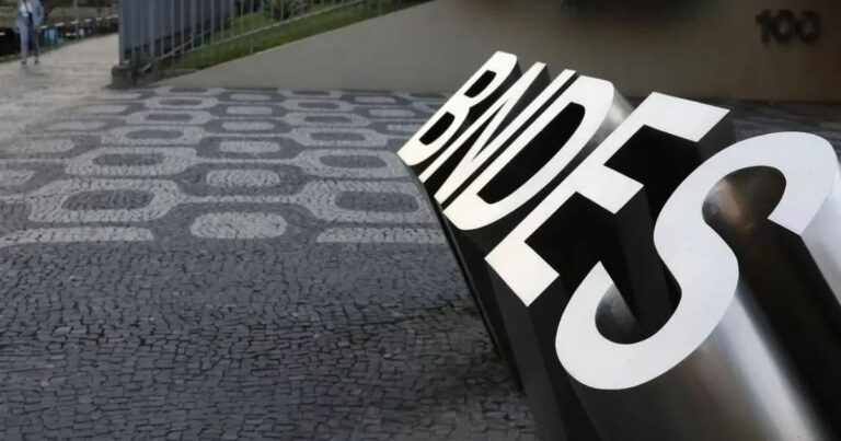 embraer-recebe-novo-aporte-bndes-carro-voador