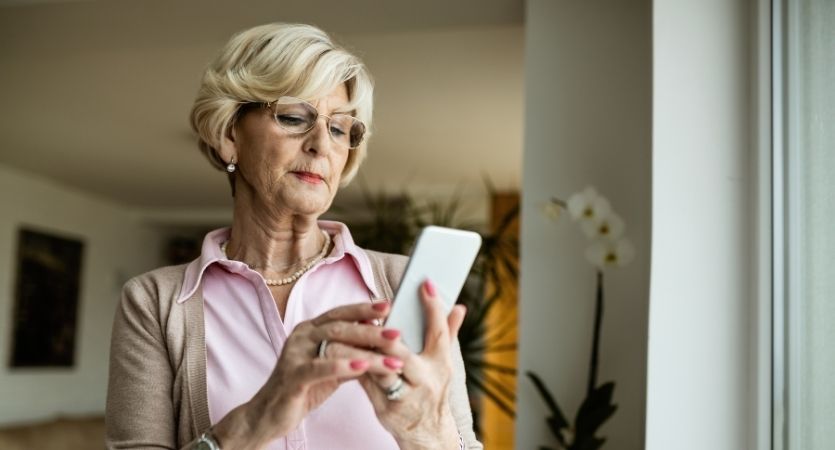 Japão investe em robôs e IA em cenário preocupante de casos de demência