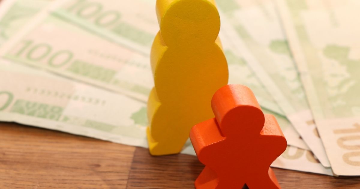 Riqueza dos super-ricos avança 3x mais rápido e atinge novo pico em 2025