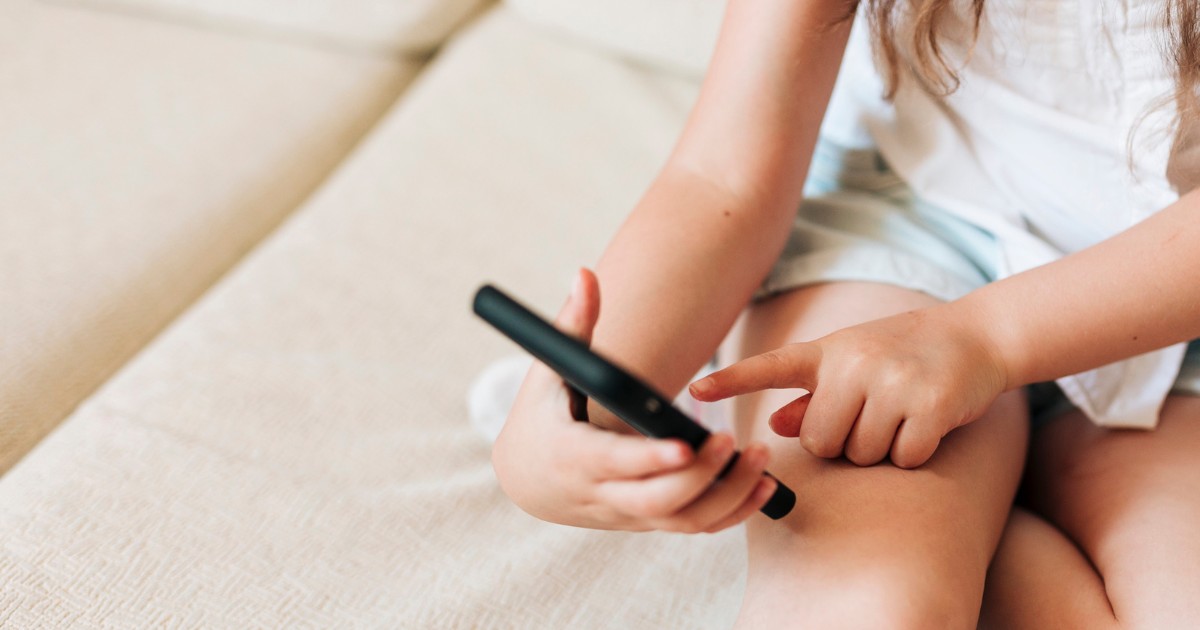 Reino Unido analisa restrição ao uso de redes sociais por crianças