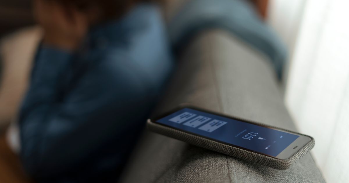 Mulher tem surto psicótico após acreditar que conversava com irmão morto pelo ChatGPT