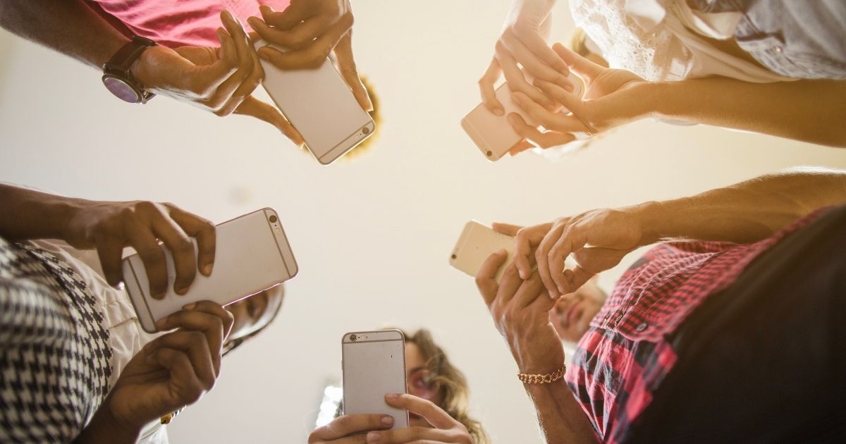 UpScrolled cresce nos EUA após venda do TikTok levantar acusações de censura