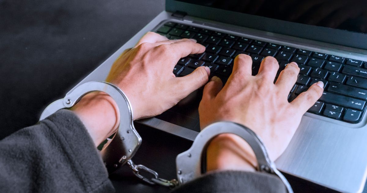 Justiça condena à prisão hacker que derrubou sistemas do TJ-RS