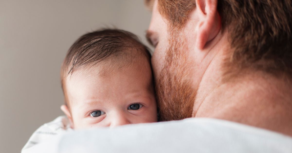 Empresas adotam licença-paternidade de 180 dias e provam que é viável