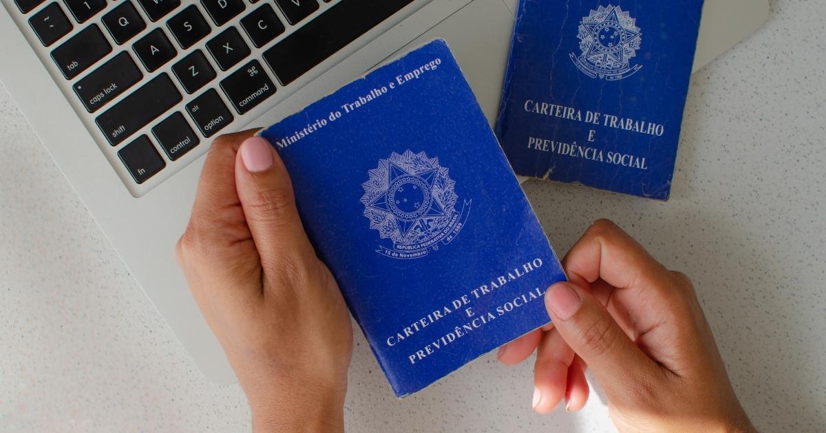 Taxa de informalidade cai e é a menor desde 2020 no Brasil