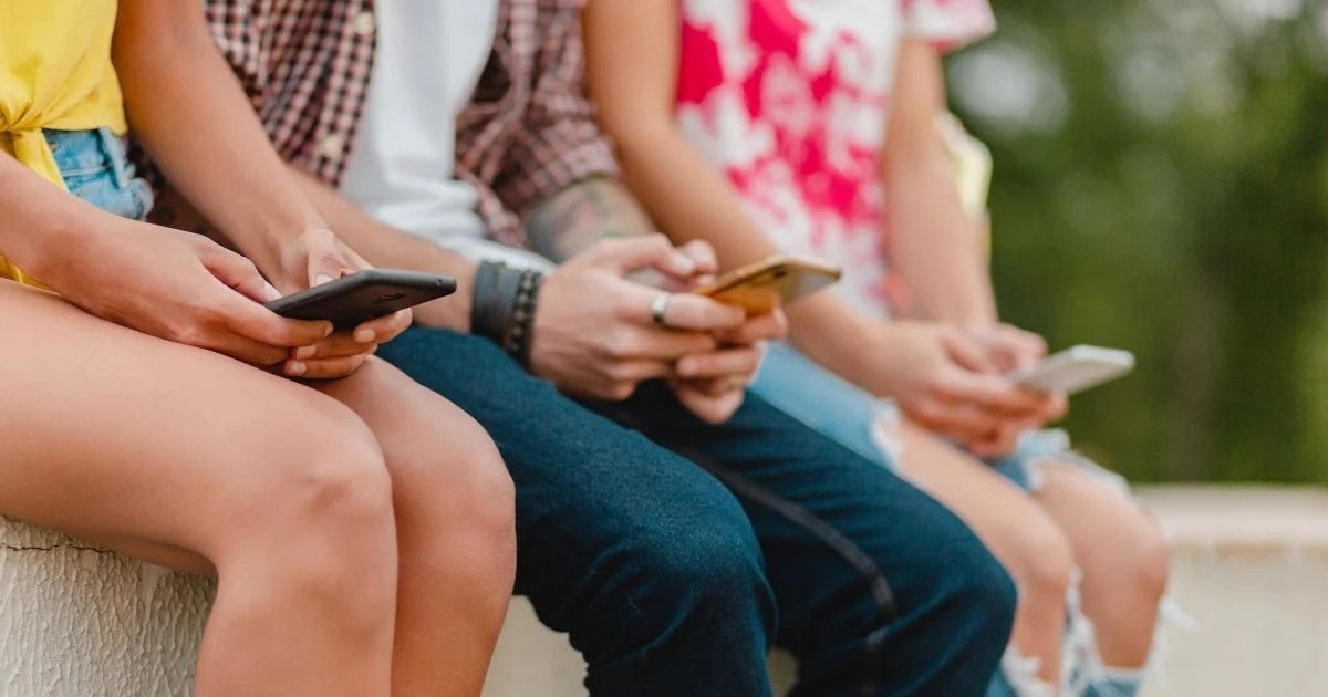 Reino Unido fará teste de redes sociais entre adolescentes