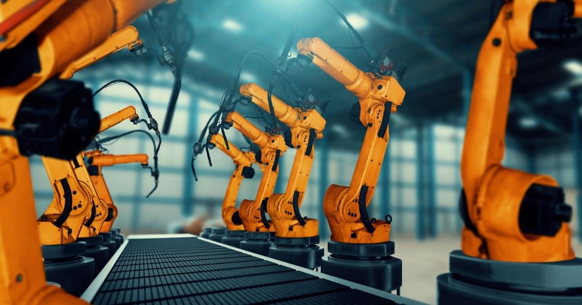 Braços robóticos em uma fábrica