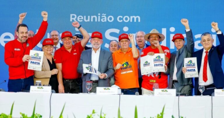 Lula se junta a centrais sindicais em críticas à pejotização
