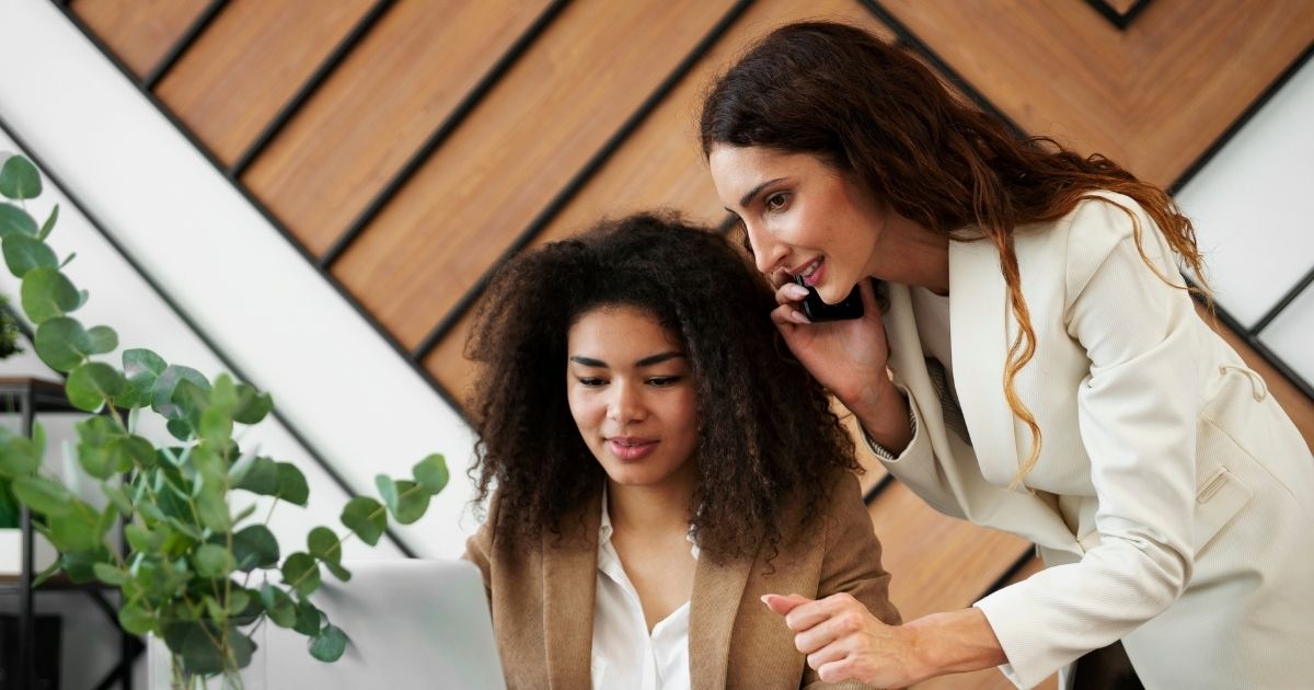 Mulheres ocupam 43,7% das vagas formais e ganham 28,7% menos que homens no Paraná