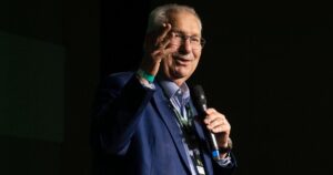 Defendendo o fortalecimento da representação sindical, Antonio Neto discursa em encontro nacional da CSB