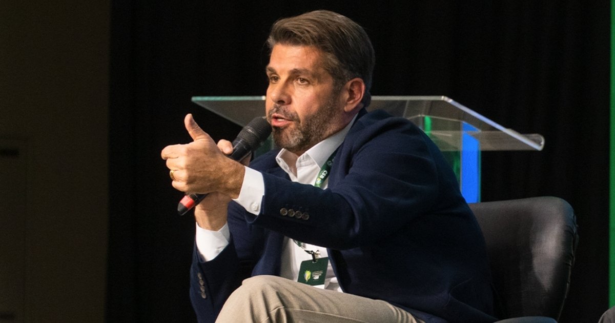 "Fim da 6x1 será histórico e a TI foi pioneira nesse processo", diz presidente da Fenati