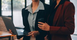 Pequenos negócios empregam mais mulheres e têm menor diferença salarial