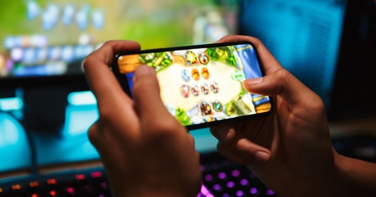 Criar jogos por texto no celular será possível com novo recurso da Roblox