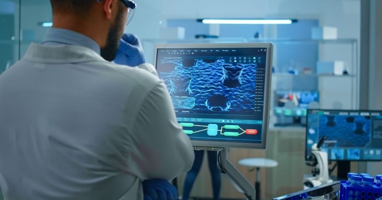 Projeto no Paraná usa inteligência artificial para acelerar pesquisas sobre câncer