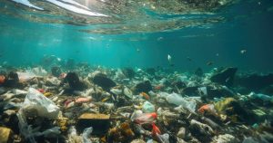 IA mapeia lixo plástico nos oceanos e revela onde estão as maiores concentrações