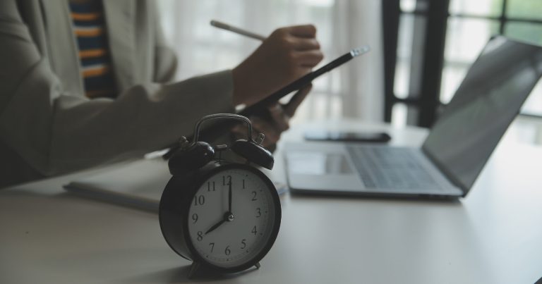 trabalhadores-de-uberlandia-44h-semanais-ti-jornada
