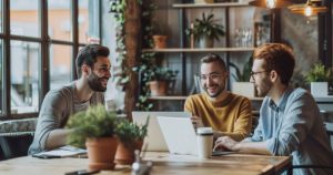 Amizades no trabalho têm impactos positivos, mas exigem cuidado; veja dicas