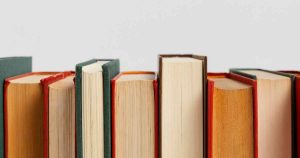 Livros feitos com IA se multiplicam na Amazon e pressionam renda de autores humanos