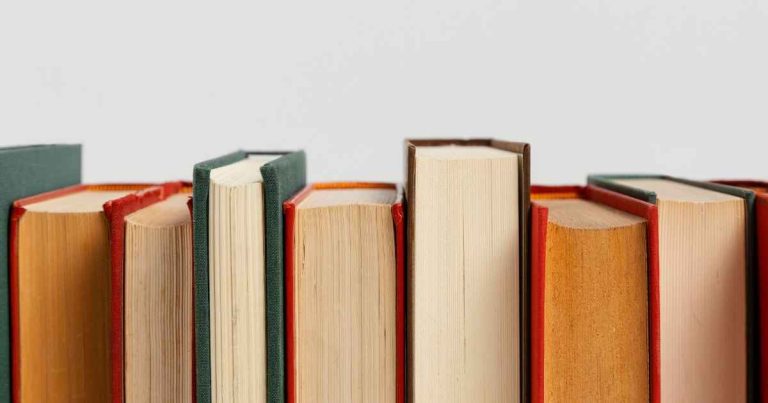 O cenário é diferente entre os livros classificados como de uso substancial de IA (Foto: Reprodução/Magnific)