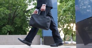 Além do salário: Por que os brasileiros estão ficando menos no emprego