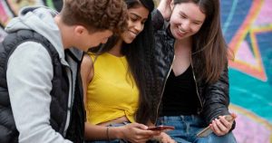 Redes sociais terão de prestar contas sobre segurança de crianças e adolescentes