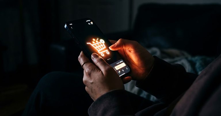 Sites de dopamina criam experiências de consumo fictício e ganham popularidade