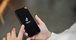 Criminosos usam TikTok para atrair compradores de conteúdo de abuso sexual infantil