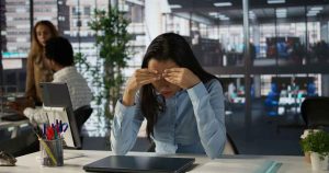 Mulheres são apenas 5,2% dos CEOs no Brasil e se qualificam mais para chegar lá