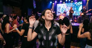 Tecnologia transforma música em vibrações para pessoas surdas
