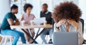 Saúde mental gera quase 1 milhão de horas de afastamentos em 2026
