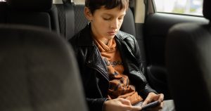 Uber libera câmera ao vivo para pais acompanharem viagens de adolescentes